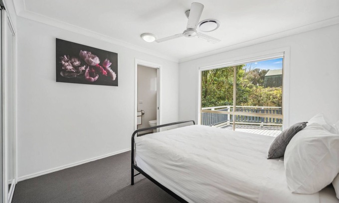 Toormina Apartment | Mango Cottage 12 – Spacious 6-Bedroom Coastal Escape with Pool