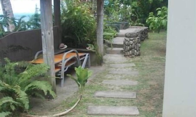 Choiseul Quarter Cottage | Mango Splash