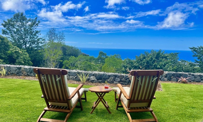 Kailua-Kona Bed & Breakfast | Mango Sunset Bed and Breakfast