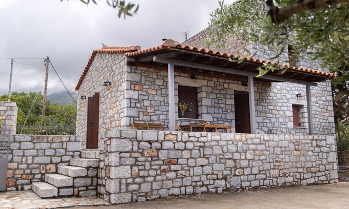 Omales House | Mani Sea & Stone House, Sea Views & Authentic Charm