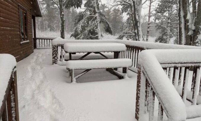 Fife Lake Cabin | !Manistee River Log Cabin!