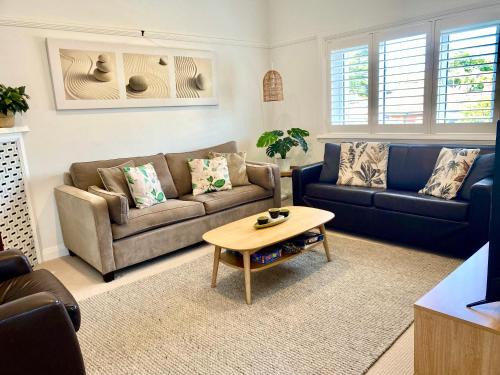 Manly Apartment | Manly Beach Retreat with free onsite parking