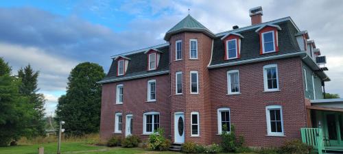 Waterville Apartment | Manoir Hunting 1869