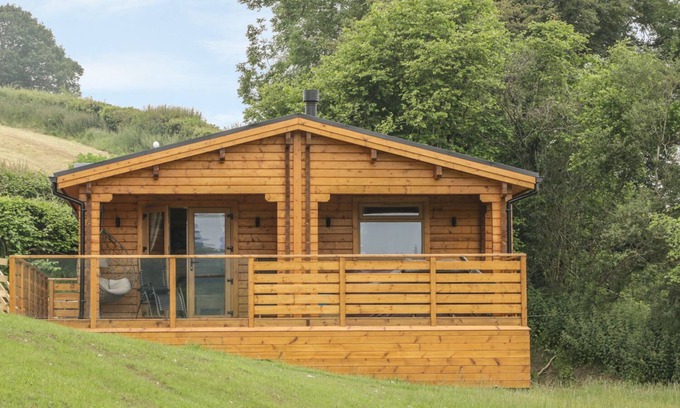 Bettws Cedewain Cottage | MANOR FARM LODGES - RED KITE LODGE, family friendly in Newtown