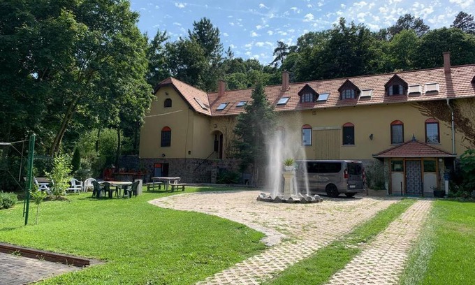 Szentendrei Apartment | Manor House on the Danube Bend