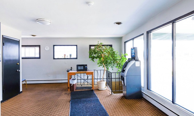 Westchester Hotel | Manor Motel By OYO Near Oak Brook/Chicago Westchester