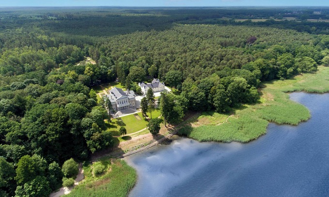 Nowe Warpno Bed & Breakfast | Manowce Palace - Double or Twin Room with Garden View (Room 1)