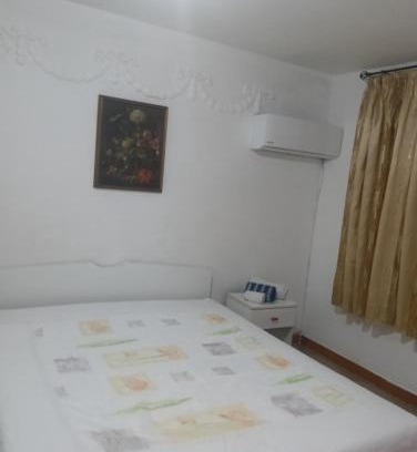 Floridia Apartment | Mansarda arredata
