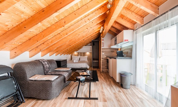 Peniche de Cima Apartment | Mansarda Studio w/Private Patio, 3 minutes walk from Peniche Beach