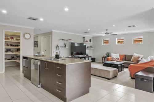 Mansfield House | Mansfield Accommodation - Sojourn on Stewart