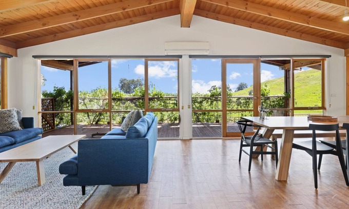 Mansfield House | Mansfield Hideaway - Sleeps 10