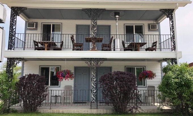 Buffalo Hotel | Mansion House Motel
