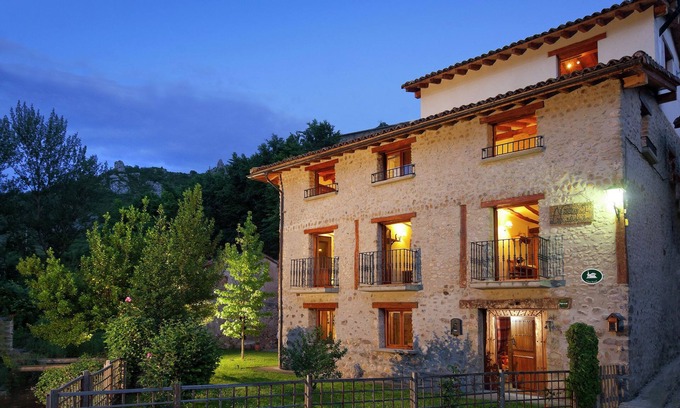 Torrecilla en Cameros Villa | Mansion in Torrecilla with Mountain Views