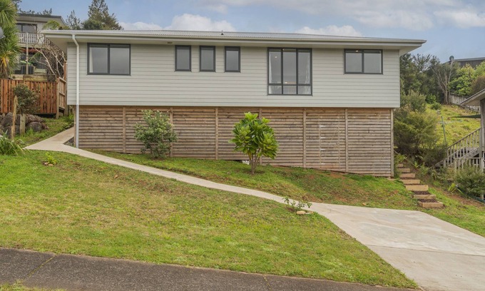 Tairua House | Manuka Lodge – Tairua Holiday Home
