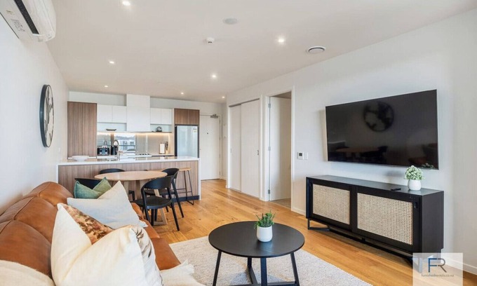 Onehunga Apartment | Manukau Harbour Views