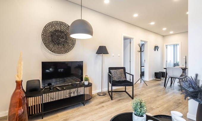 Santo Condestavel Apartment | Maple Apartment, Campo de Ourique, Lisbon
