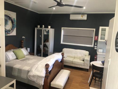 Butlers Falls House | Maple Leaf Cottage