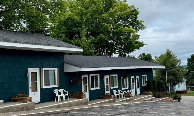 Munising Hotel | Maple Ridge Motel