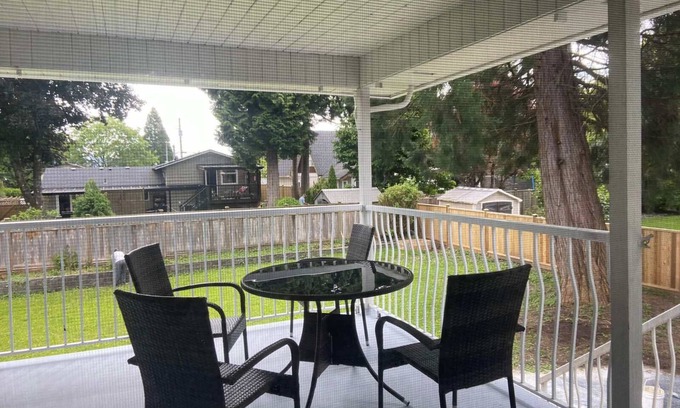 Maple Ridge House | Maple Ridge W. Central/3 rooms 3 queen 1 sofa bed