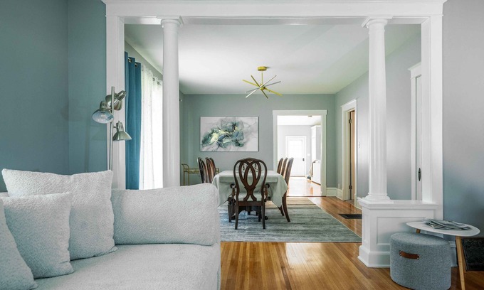 Walworth House | Maplewood Manor – Chic 6 BDR Downtown Walworth