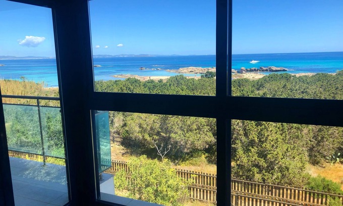 Es Pujols Apartment | Mar de Pujols fantastic apartment by the sea