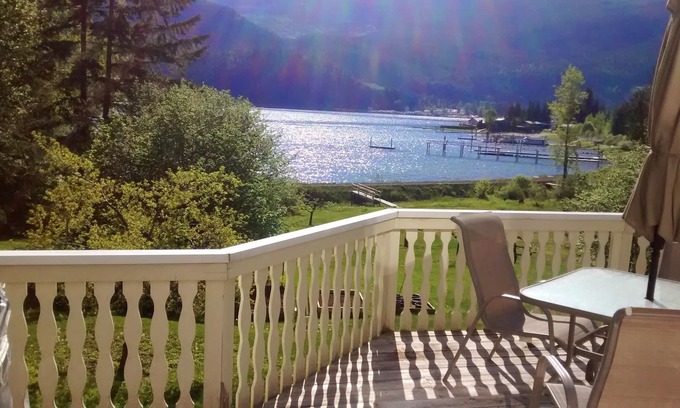 Sicamous House | Mara Lakefront Vacation Home