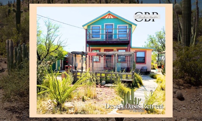 Marathon House | Marathon: Desert Oasis Retreat