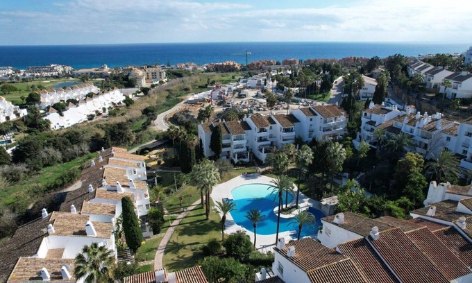 Castillo de Sabinillas Apartment | Marbella area, apartment for 6 people, 500m from the beach and amenities