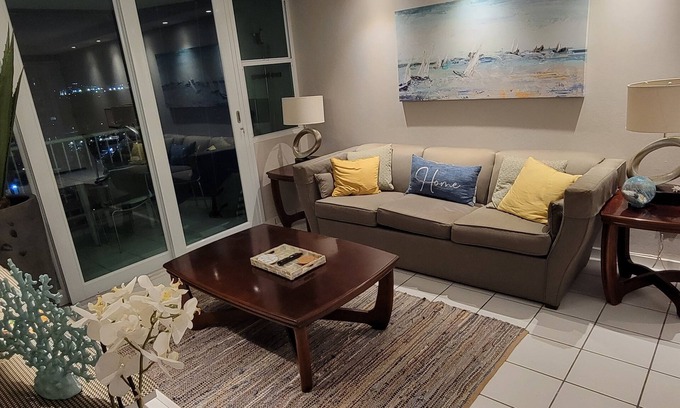 Isla Verde Apartment | Marbella del Caribe Oeste Cozy 2 Bedroom steps away from the beach