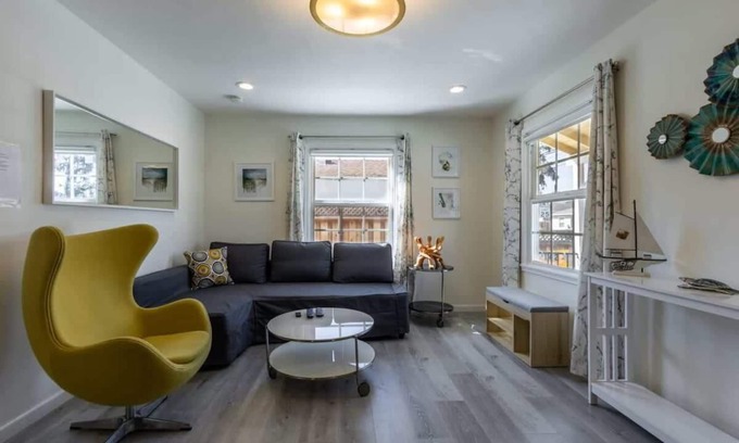 Sunnyvale West House | @ Marbella Lane - Convenient Home in Sunnyvale
