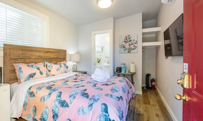 Northside House | @ Marbella Lane - MiniGuest House | DTWN SJ | Parking