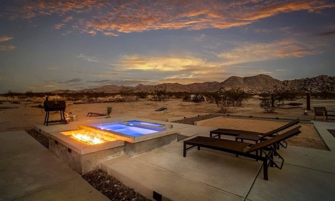 Panorama Heights House | @ Marbella Lane - Moon Designer Home close to JTNP