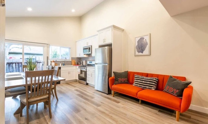 Willow Glen House | @ Marbella Lane - NEW! 3BR CozyRetreat in DTWN SJ
