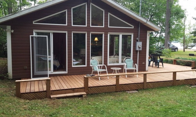 Cloyne Cottage | Marble Lake Cottage near Cloyne, Ontario