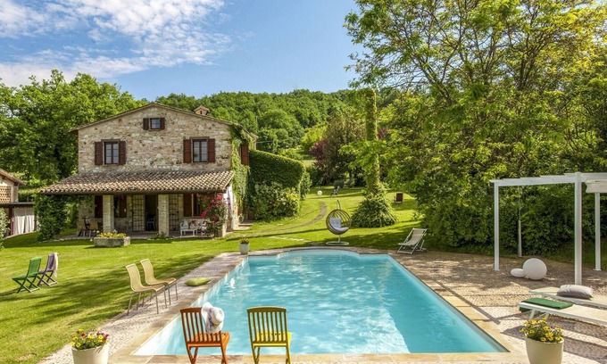 Fermignano Villa | Marche Villa Close Culture