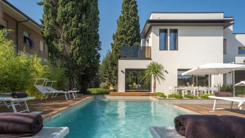 Misano Adriatico Villa | MAREA 8, Emma Villas