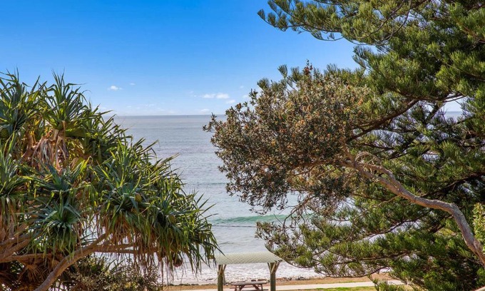 Brooms Head House | Marg's - Oceanstays - Oceanfront