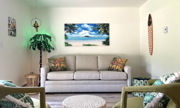 Lake Geneva Apartment | @MARGARITAVILLA@ Downtown Lake Geneva