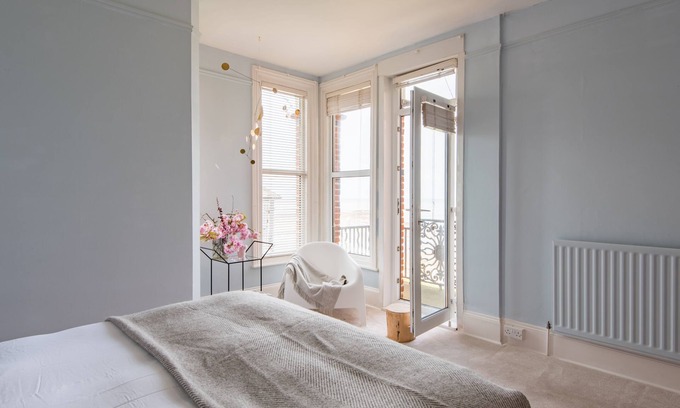 Margate Cottage | Margate Beach House - by Bloom Stays, a holiday let that sleeps 8 guests