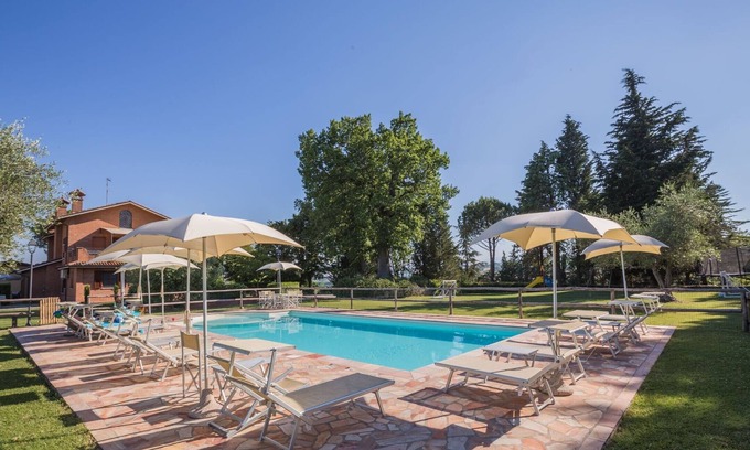 Mondavio Apartment | Margherita apartment in Agriturismo Villa Beatrice, 15 minutes from the beach
