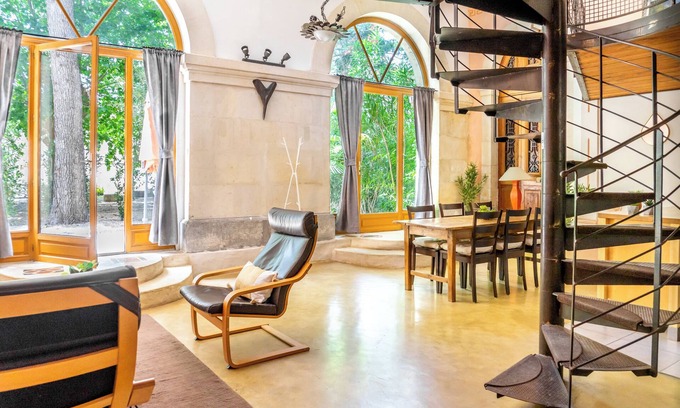 Pezenas Apartment | Marguerite - beautiful apartment in renovated Couvent les Ursulines, Pézenas