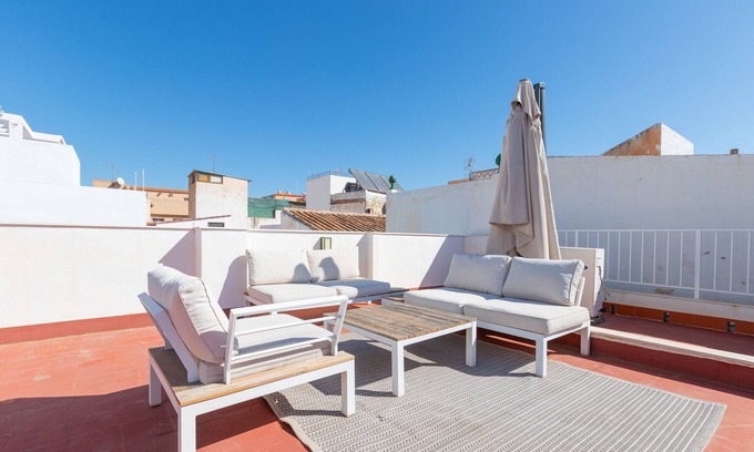 Ciudad Jardin House | MARIA TUBAU - Cozy apartment in Malaga - Free Wi-Fi.