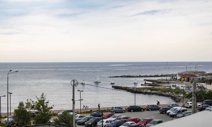 Nea Moudania Apartment | Marianthi Seaview Loft by RentalsPro