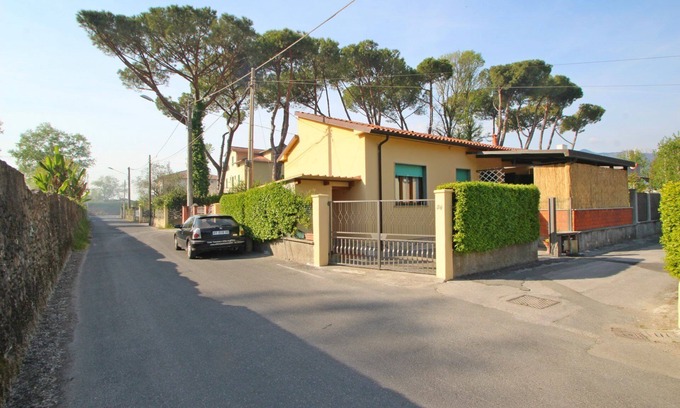 Marina di Massa House | Mariella - House for 5, Outside area, Parking, 900m from Sea, WIFI