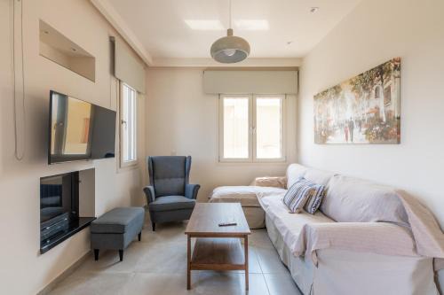 Agkisaras Apartment | Μarigold Seaside A1