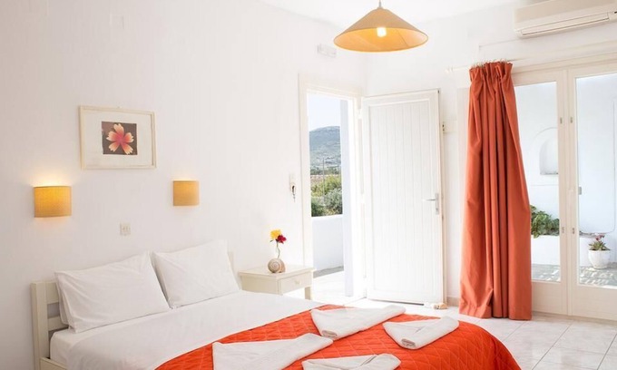 Parasporos Apartment | Marili Apartments, Apt#4 by the sea