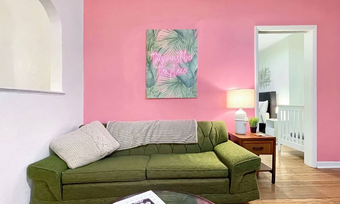 Lovington House | Marilyn's Pink Pony Bungalow - Sleeps 12!