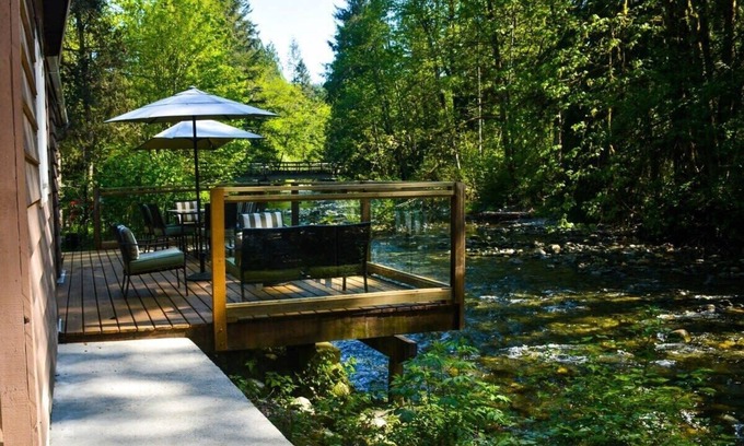 Maple Ridge House | Marin Riverside Lodge