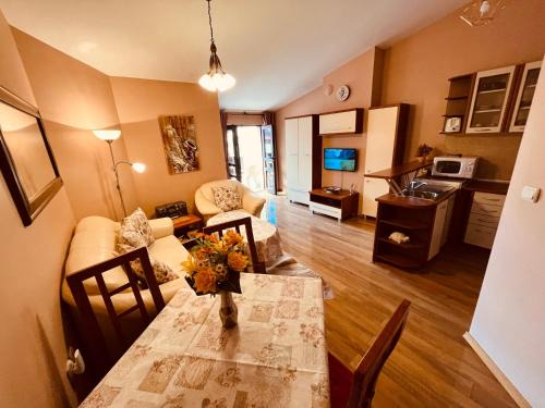 Kvartal Noviya Grad Apartment | Marina Apartment - Mountain View
