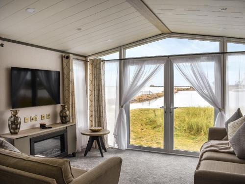 Peterhead House | Marina Escape One